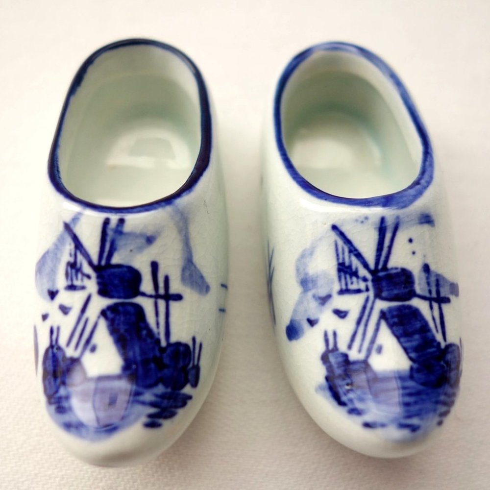 Vintage‎ 1988 Miniature Collectible Pair of Delft Ceramic Holland Clog Shoes